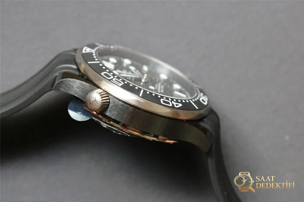 VS Factory Omega Yeni Seamaster 300 Gerçek Seramik Kasa, Dalga Desenli Kadran, 43.5 mm Tarihsiz Replika Kapsamlı İncelemesi - Bilezik, Toka ve Klips Mekanizması