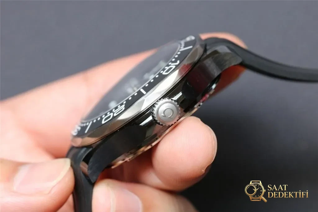 VS Factory Omega Yeni Seamaster 300 Gerçek Seramik Kasa, Dalga Desenli Kadran, 43.5 mm Tarihsiz Replika Kapsamlı İncelemesi - Klips Kilidi ve Lazer Damgalar