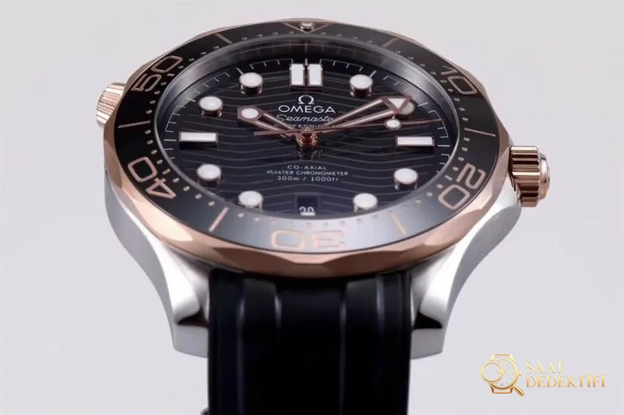 VS Factory Omega yeni Seamaster 300M (çift renk rose gold) saat incelemesi - Kasa Profili ve Kurma Kolu İncelemesi