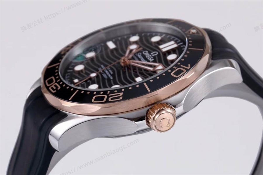 VS Factory Omega yeni Seamaster 300M (çift renk rose gold) saat incelemesi — 4. fotoğraf