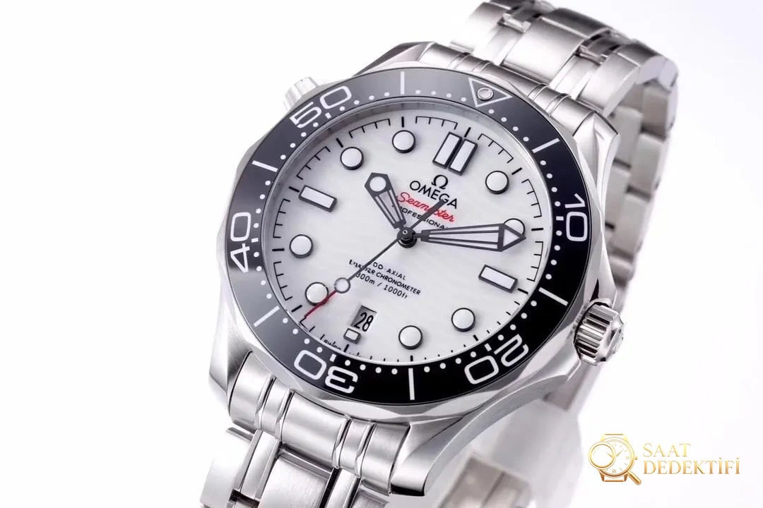 VS Factory Omega Yeni Seamaster 300m Panda Göz Siyah Bezel Beyaz Seramik Kadran 42 mm Replika Saat Görsel İnceleme - Bilezik, Toka ve Klips Mekanizması