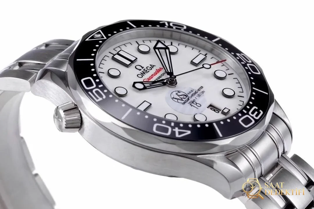 VS Factory Omega Yeni Seamaster 300m Panda Göz Siyah Bezel Beyaz Seramik Kadran 42 mm Replika Saat Görsel İnceleme - Klips Kilidi ve Lazer Damgalar