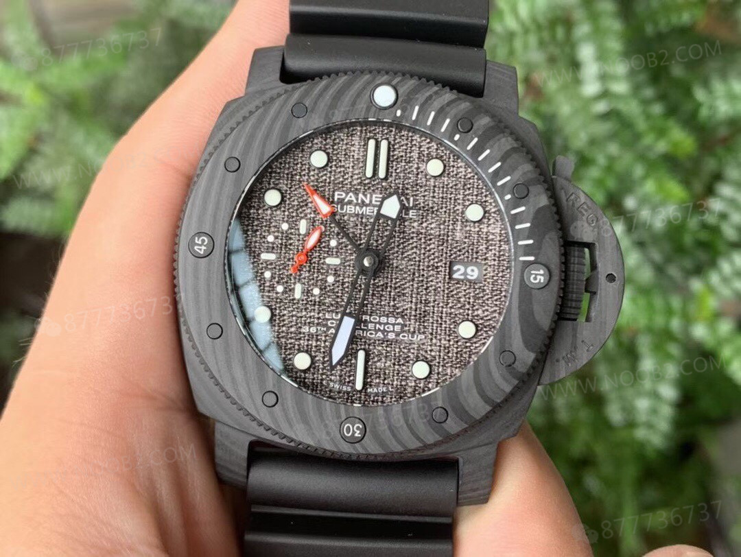 VS Factory Panerai 1039 karbon fiber saat bir bakışta belli oluyor mu? LUNA ROSSA ekibi imzalı model — 3. fotoğraf