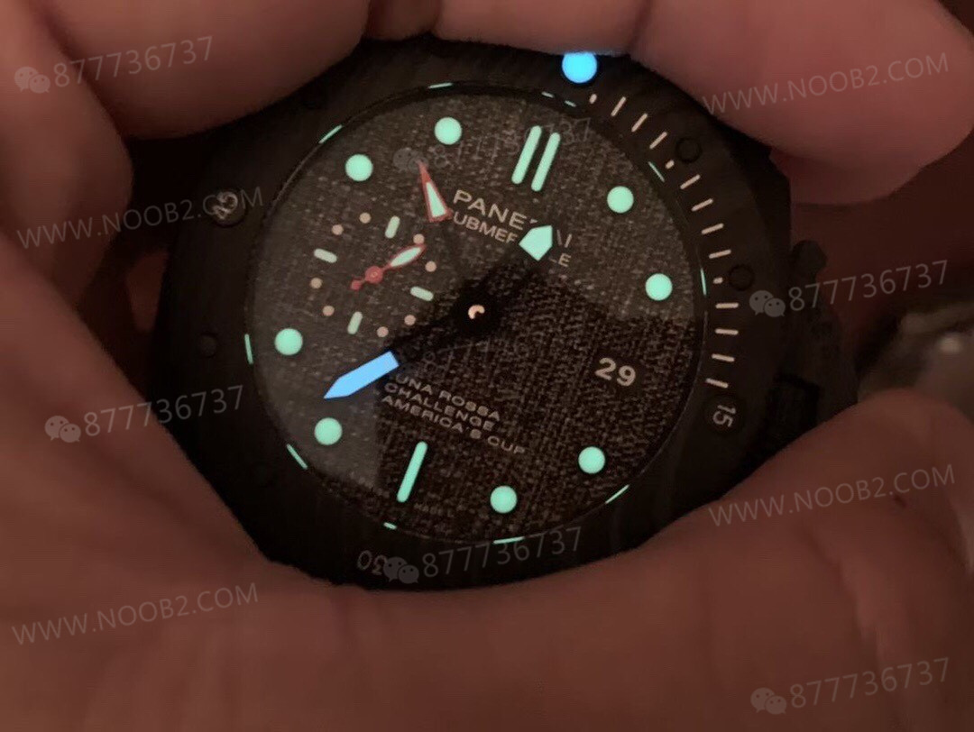 VS Factory Panerai 1039 karbon fiber saat bir bakışta belli oluyor mu? LUNA ROSSA ekibi imzalı model — 13. fotoğraf