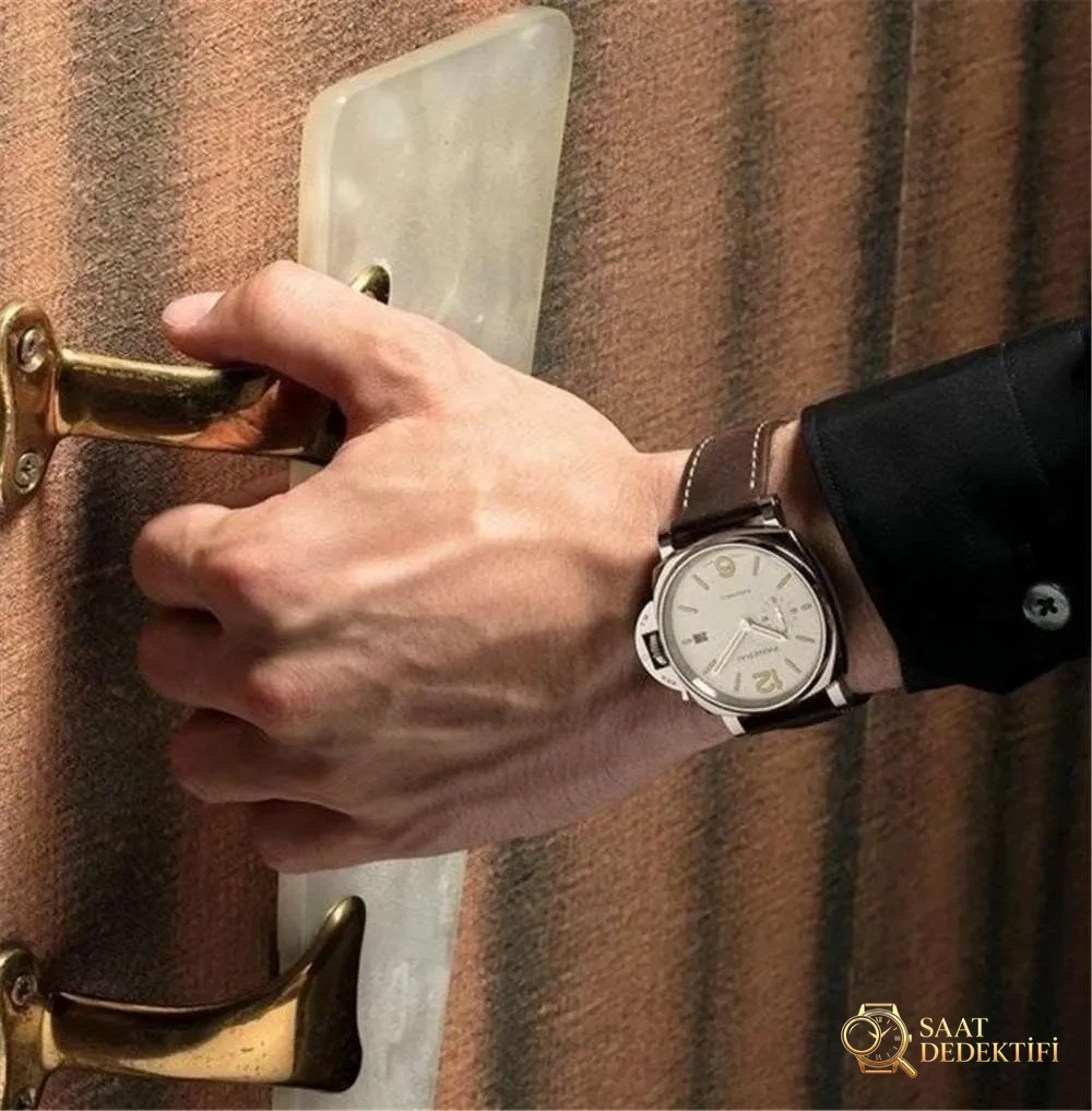 VS Factory Panerai 1046 «Süper İnce» 42 mm uniseks saat incelemesi - Fosfor ve Super-LumiNova Gece Görünümü