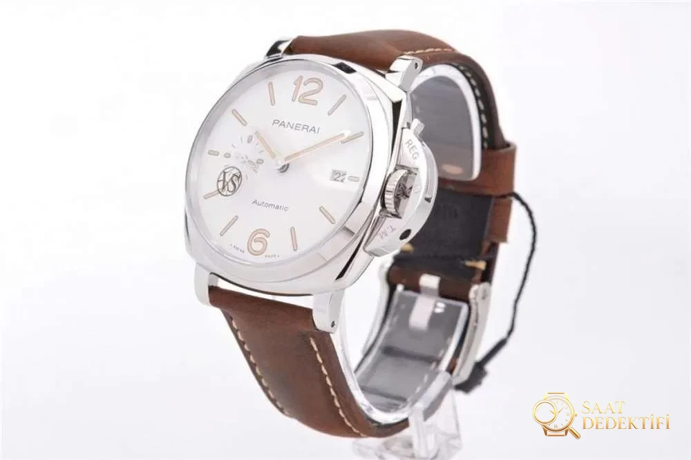 VS Factory Panerai 1046 «Süper İnce» 42 mm uniseks saat incelemesi - Genel Açı ve Estetik Duruş