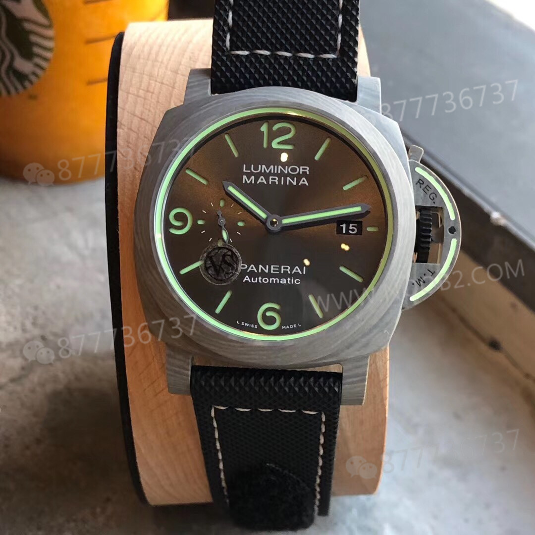 VS Factory Panerai 1119 bazalt karbon fiber saat ilk bakışta replika belli oluyor mu? — 1. fotoğraf