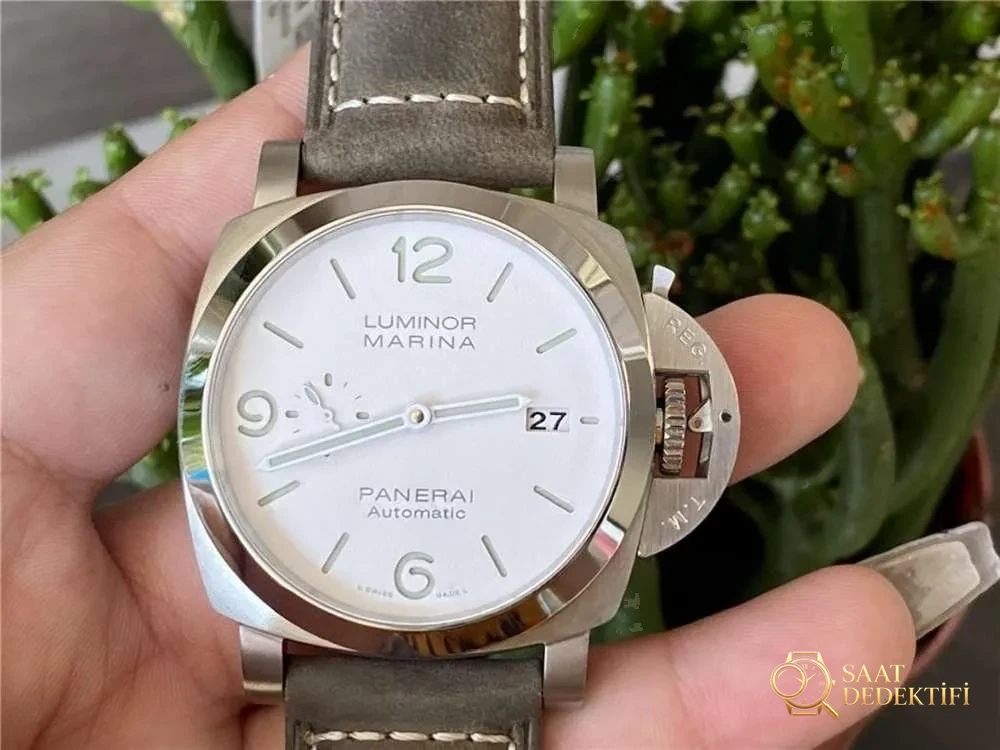 VS Factory Panerai 1314 «Beyaz Prens» minimalizm ruhlu kol saati - Mekanizma Zemberek ve Balans Detayı
