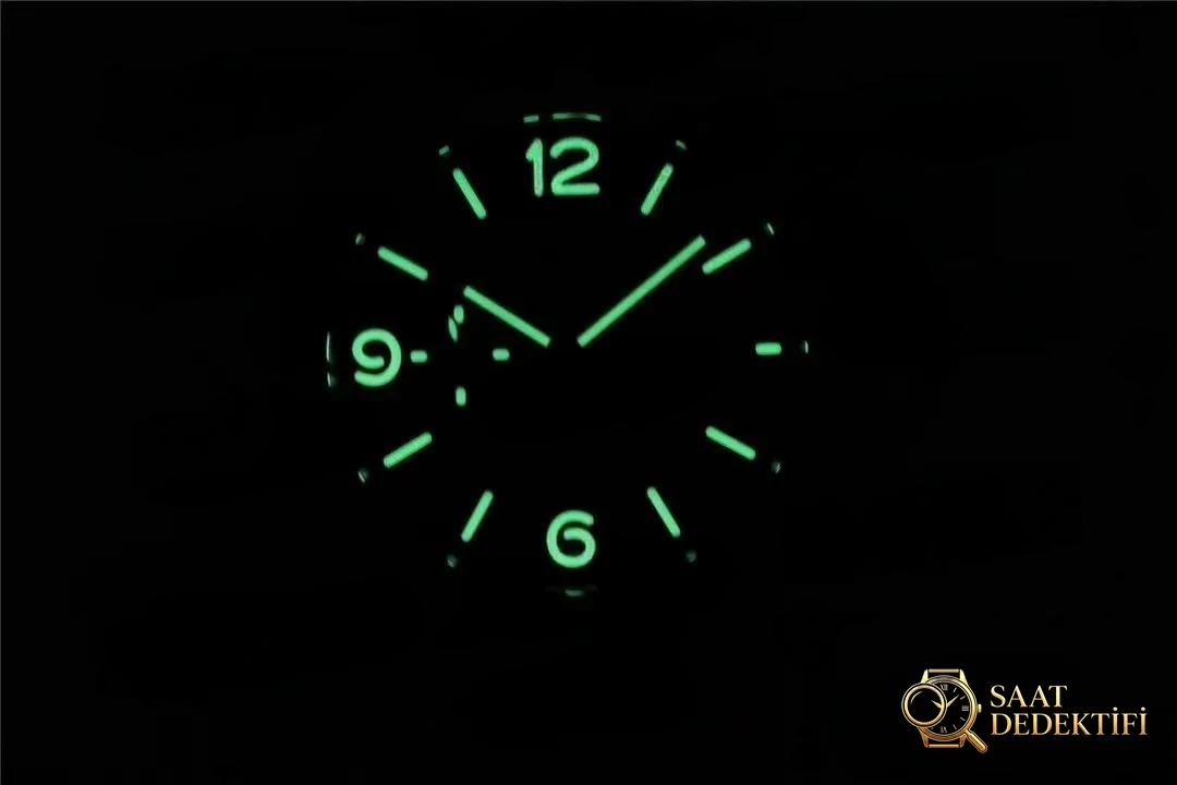 VS Factory Panerai 1314 V2 güncellenmiş, orijinaline uygun akrep ve yelkovanla artık ilk bakışta belli olmuyor - Yan Profil ve Kordon Bağlantısı