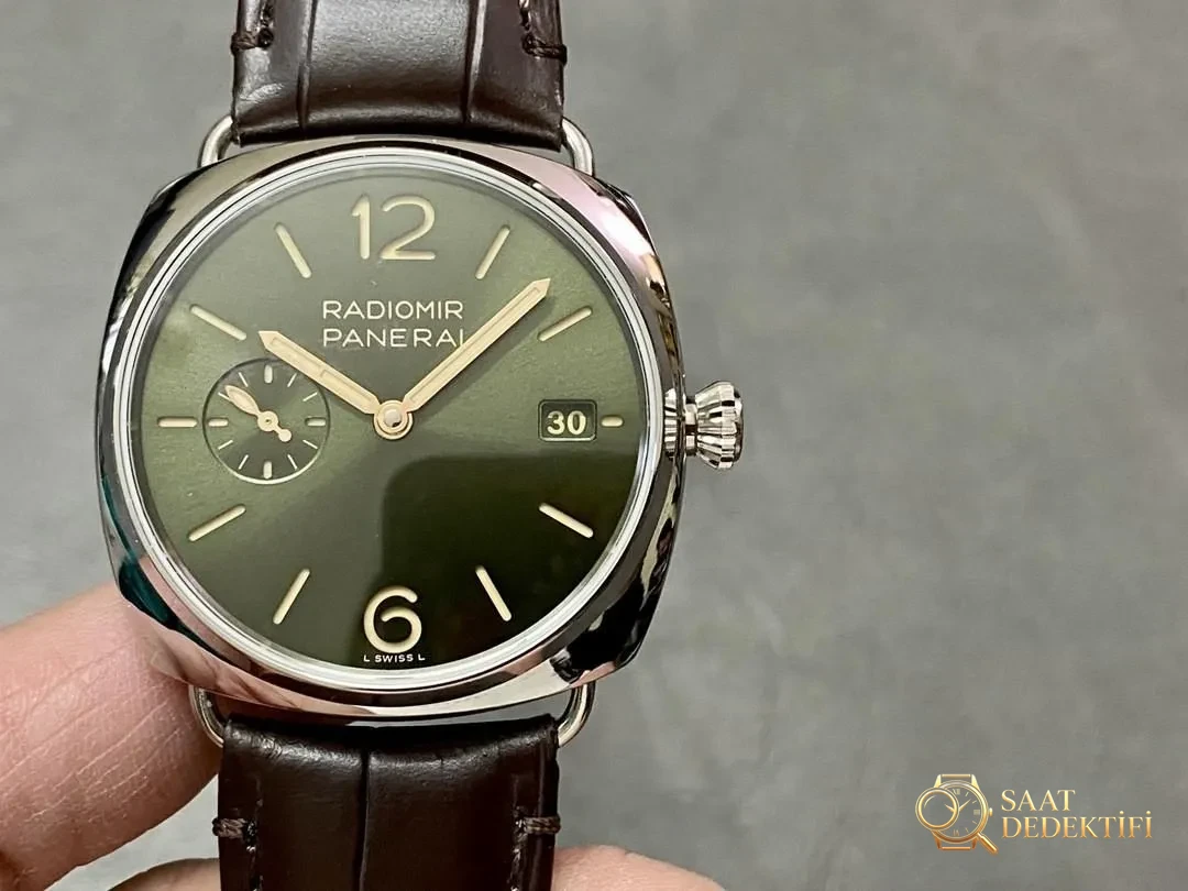 VS Factory Panerai 1386, 1294, 1292: P900 mekanizmalı, köprüsüz 40 mm kasa işçilik incelemesi - Kadran Detayı ve Bezel İşçiliği