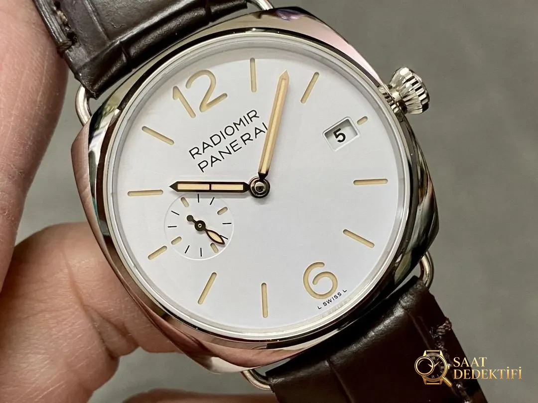 VS Factory Panerai 1386, 1294, 1292: P900 mekanizmalı, köprüsüz 40 mm kasa işçilik incelemesi - Mekanizma Zemberek ve Balans Detayı