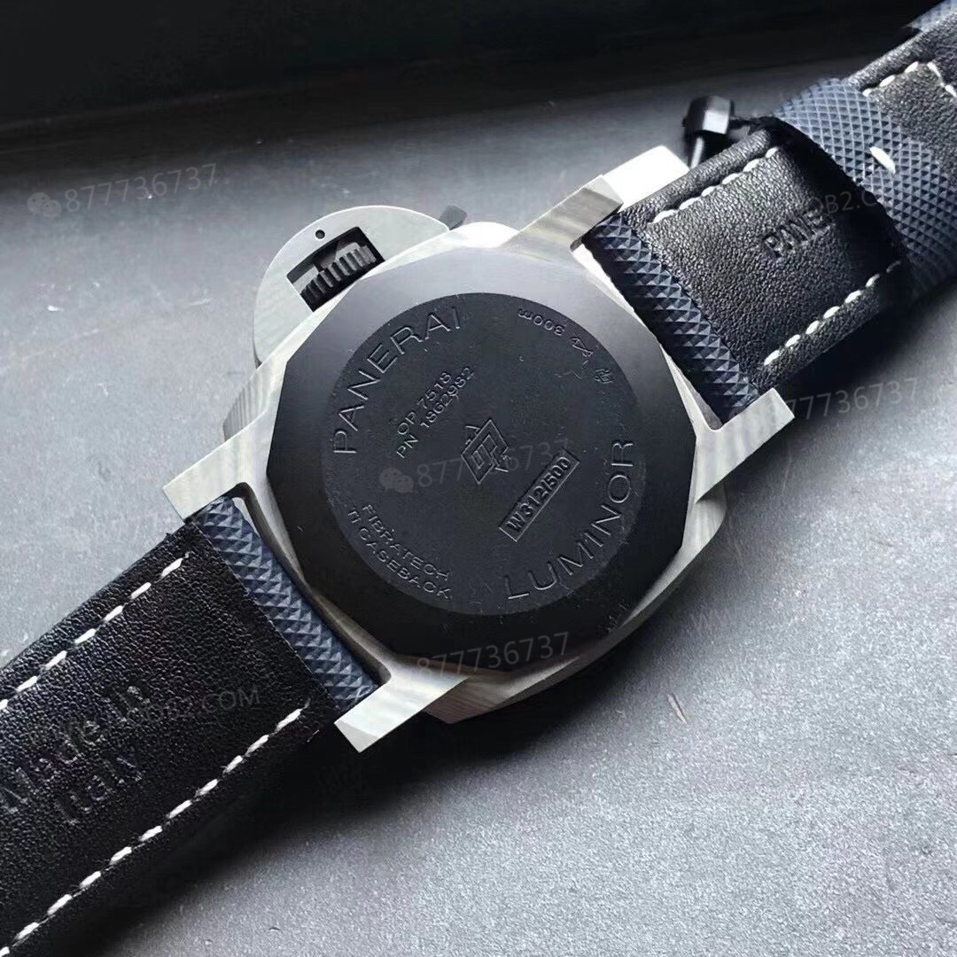 VS Factory Panerai 1663 Karbon Fiber Dumanlı Mavi Kadranlı Saat Gerçek Çekim İncelemesi — 8. fotoğraf