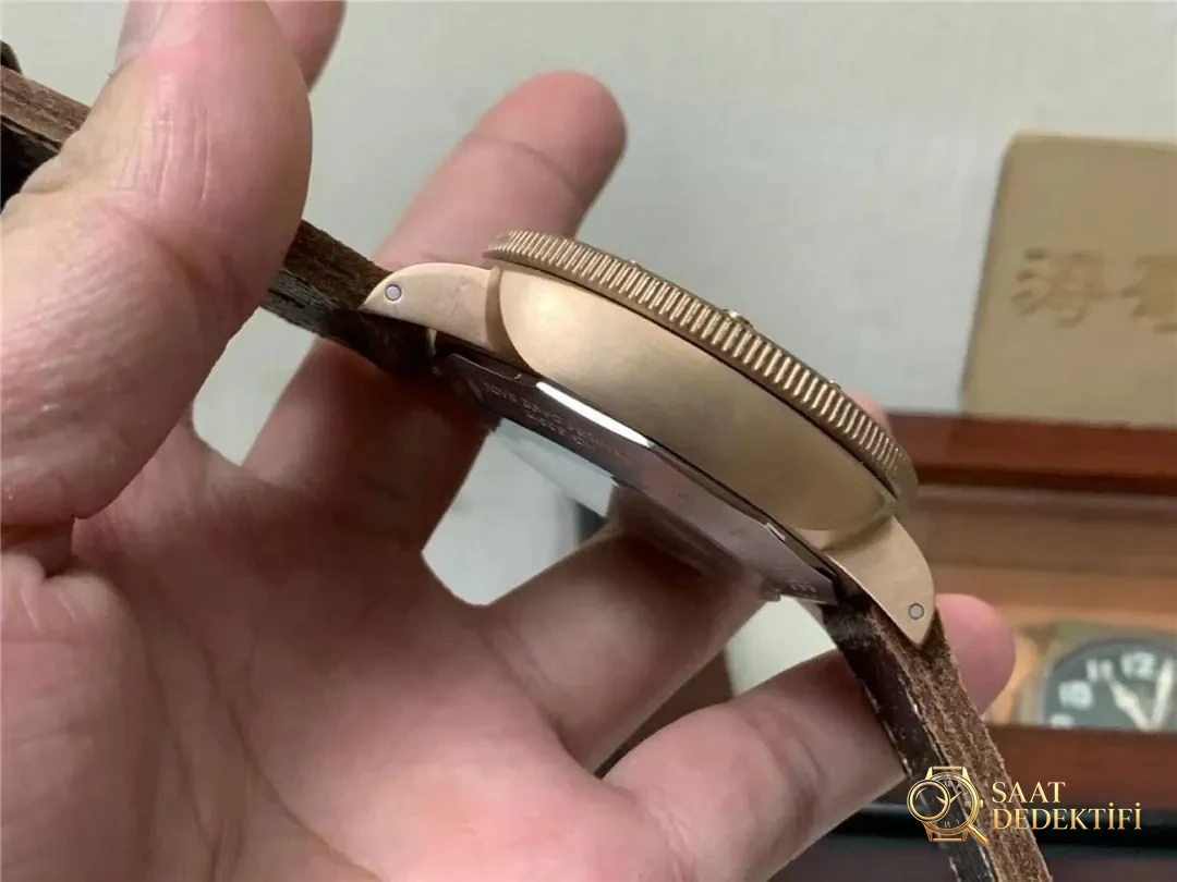 VS Factory Panerai 382 Bronz ilk bakışta replika belli olur mu? Sert erkeğin saati - Fosfor ve Super-LumiNova Gece Görünümü