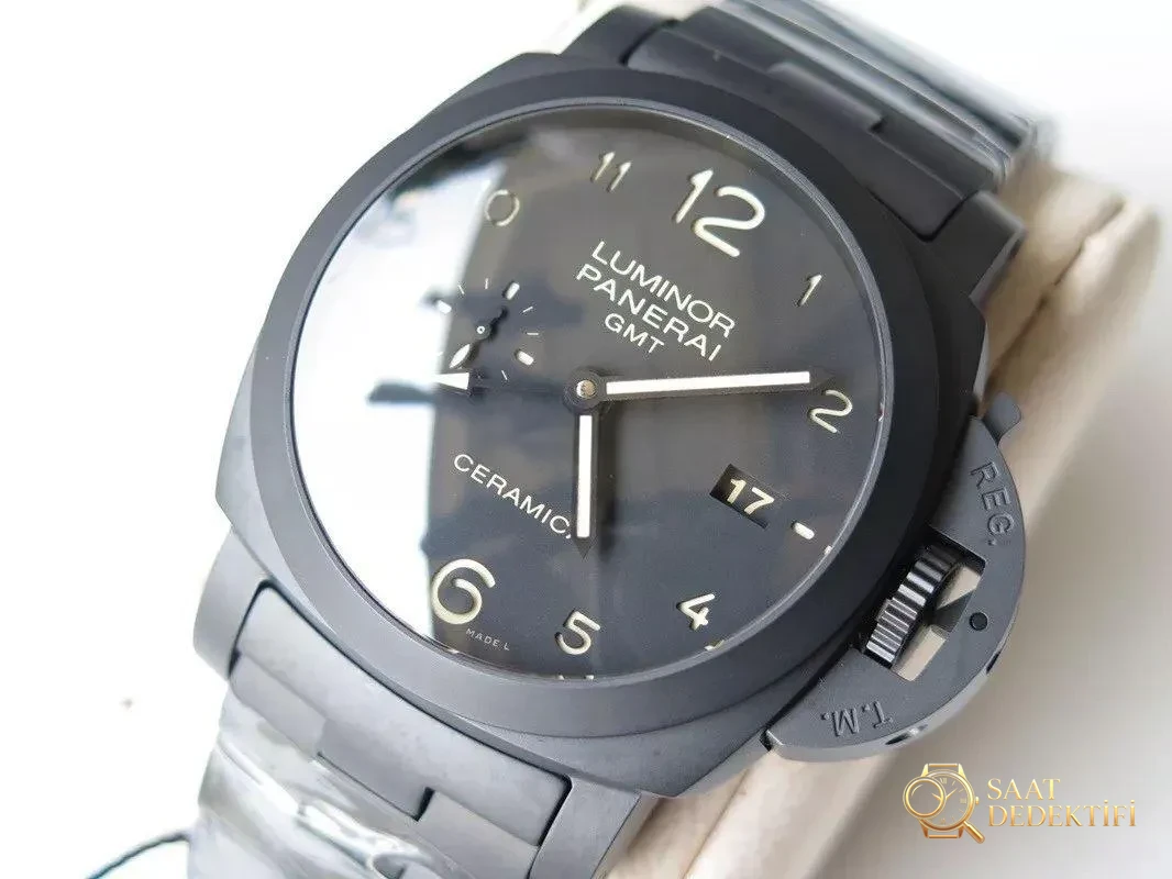 VS Factory Panerai 438 seramik saat almaya değer mi? - Arka Kapak ve Mekanizma Detayı