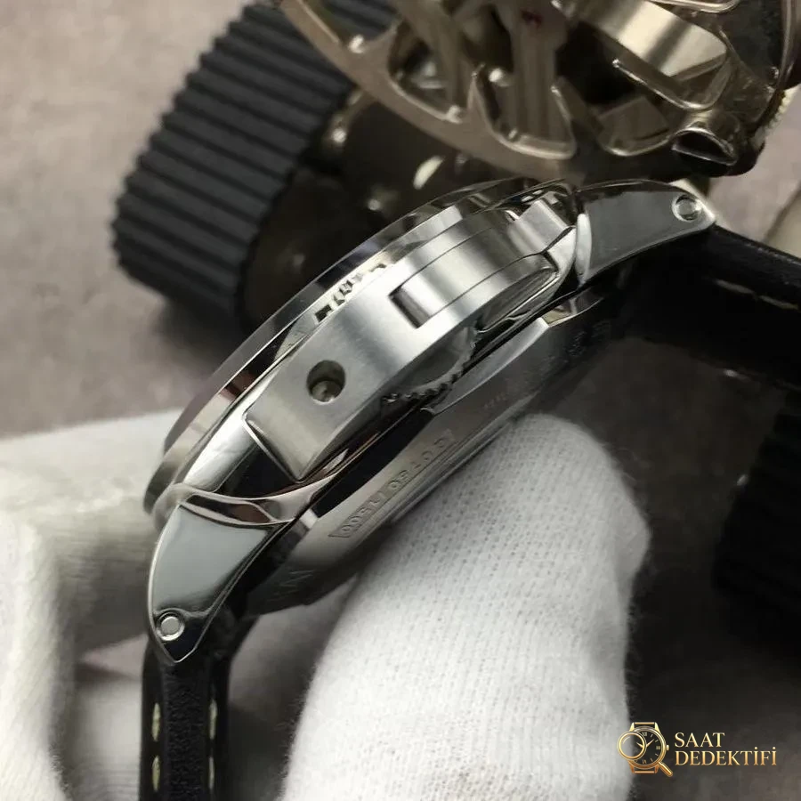 VS Factory Panerai 531 GMT çift zaman dilimi saat incelemesi - Arka Kapak ve Mekanizma Detayı