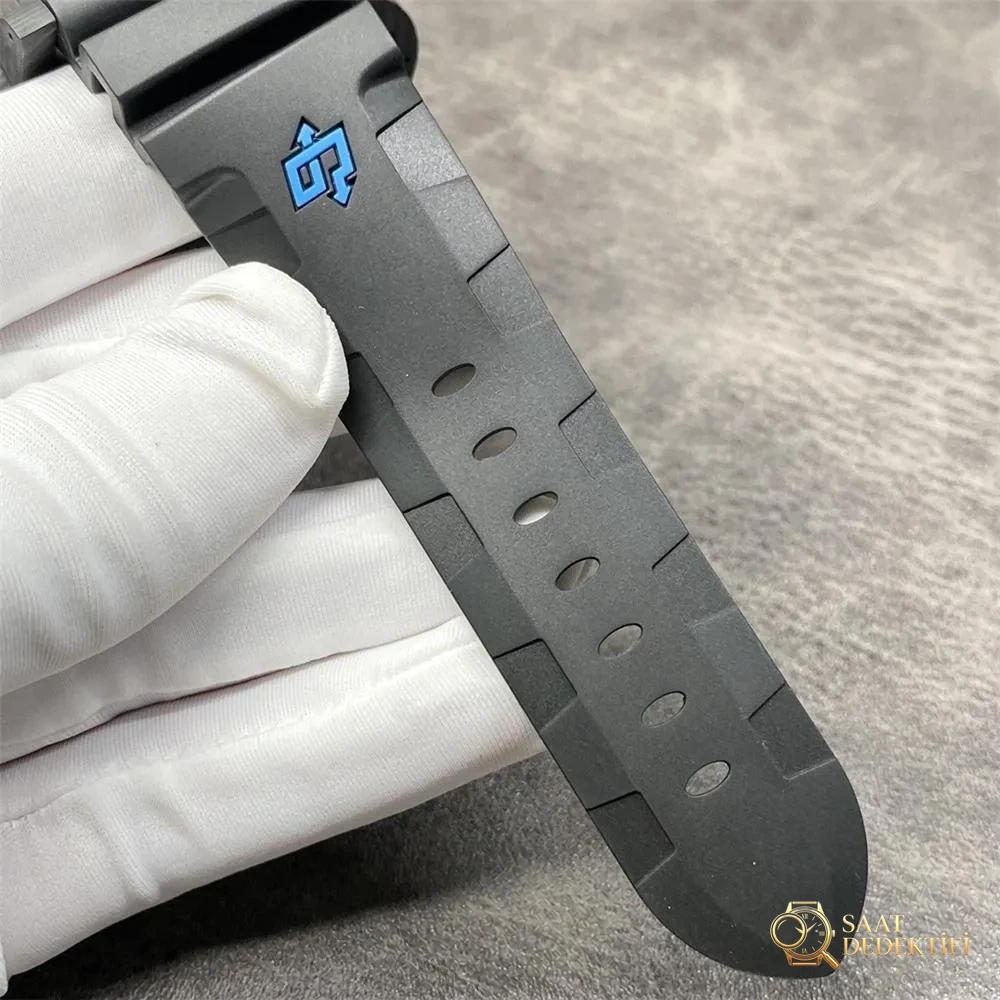 VS Factory Panerai 616 V3 versiyonunda hangi noktalar geliştirildi? - Kasa Çeliği ve Polisaj Kalitesi