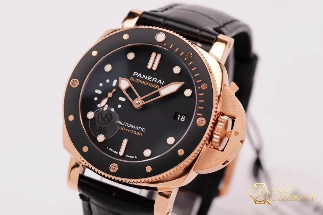 VS Factory Panerai 974 Rose Altın Kol Saati - Arka Kapak ve Mekanizma Detayı