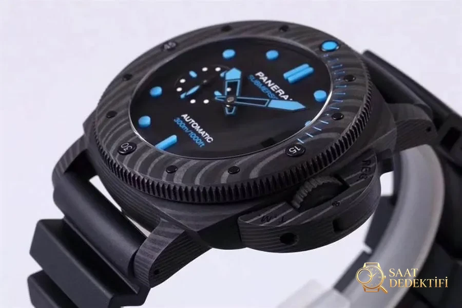 VS Factory Panerai karbon fiber 1616 replika saat nasıl? - Arka Kapak ve Mekanizma Detayı