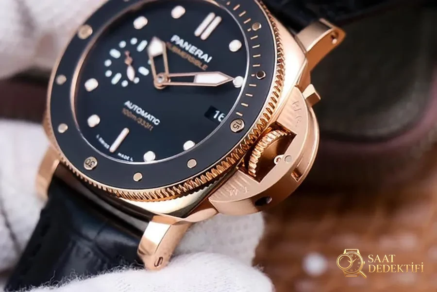 VS Factory Panerai kırmızı altın PAM974 replika saat incelemesi - Arka Kapak ve Mekanizma Detayı