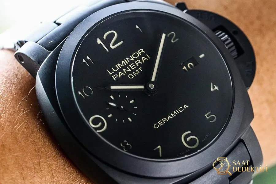 VS Factory Panerai PAM00438 V4 yükseltilmiş sürüm seramik saat incelemesi - Arka Kapak ve Mekanizma Detayı
