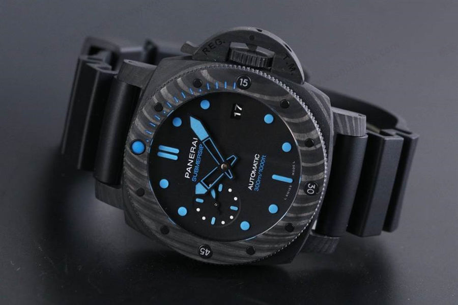 VS Factory Panerai PAM00960 Karbon Fiber Saat İncelemesi — 3. fotoğraf