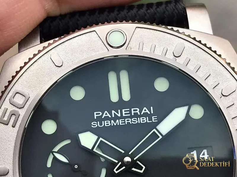 VS Factory Panerai PAM00984 saat incelemesi - Arka Kapak ve Mekanizma Detayı
