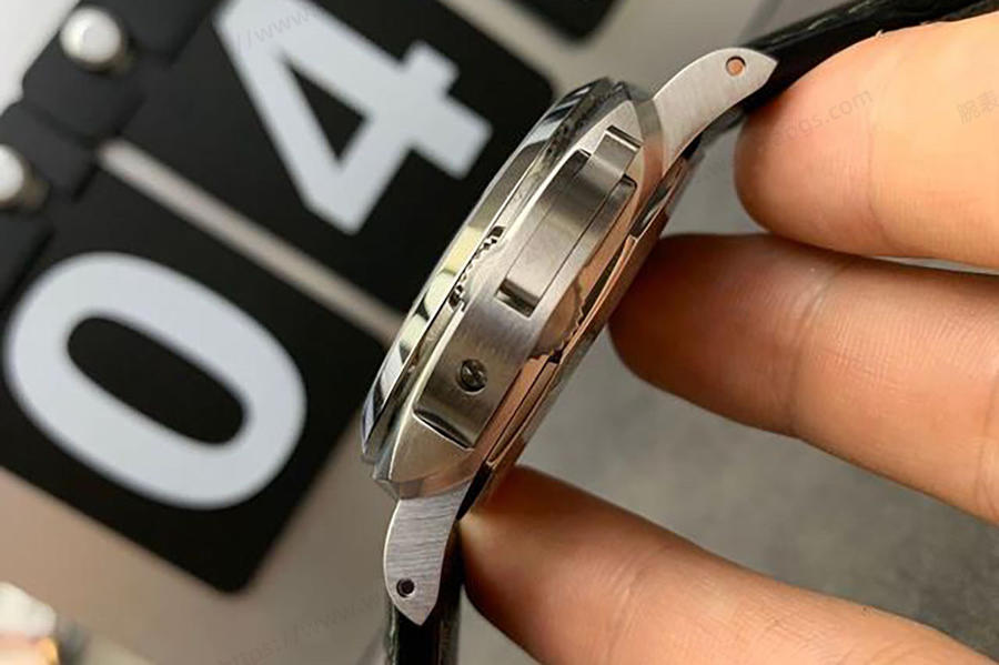 VS Factory Panerai PAM01056 yeşil kadranlı saat incelemesi — 9. fotoğraf