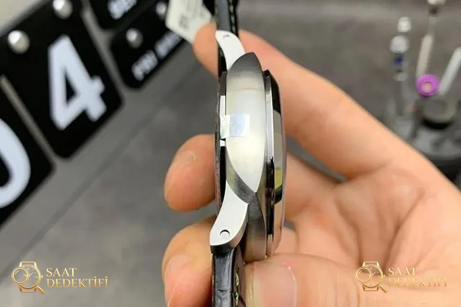 VS Factory Panerai PAM01056 yeşil kadranlı saat incelemesi - Mekanizma Zemberek ve Balans Detayı