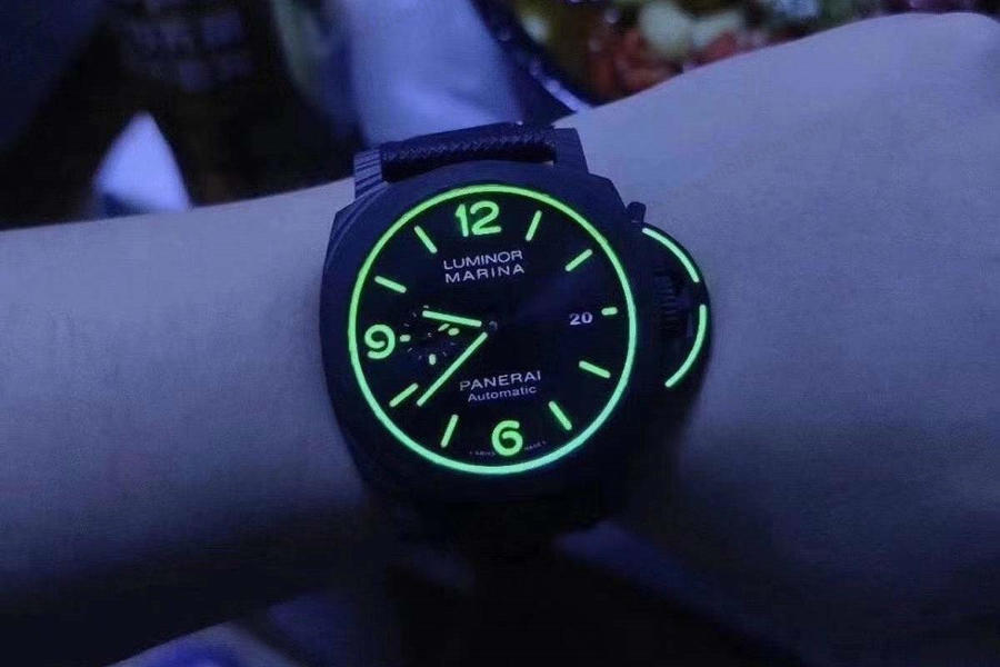 VS Factory Panerai PAM01118 Karbon Fiber Saat İşçilik Detayları İncelemesi — 1. fotoğraf