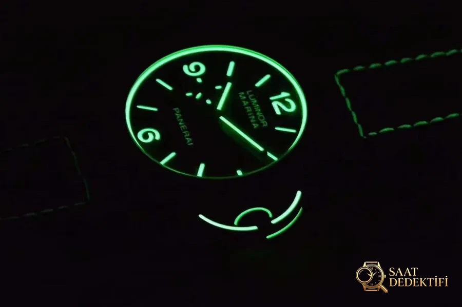 VS Factory Panerai PAM01118 Karbon Fiber Saat İşçilik Detayları İncelemesi - Arka Kapak ve Mekanizma Detayı