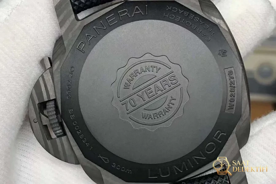 VS Factory Panerai PAM01118 Karbon Fiber Saat İşçilik Detayları İncelemesi - Fosfor ve Super-LumiNova Gece Görünümü