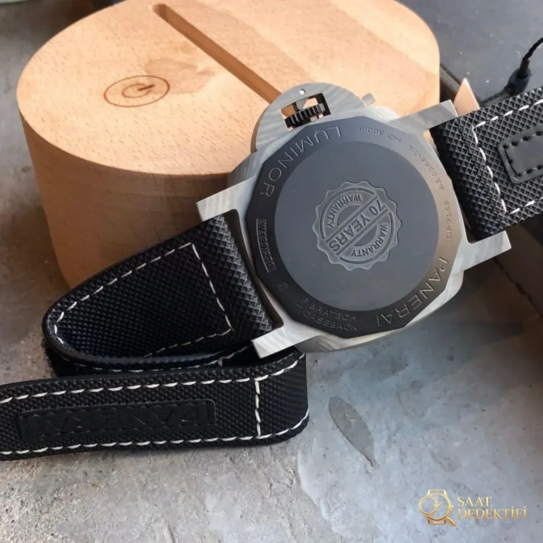 VS Factory Panerai PAM01119 saat incelemesi - Arka Kapak ve Mekanizma Detayı