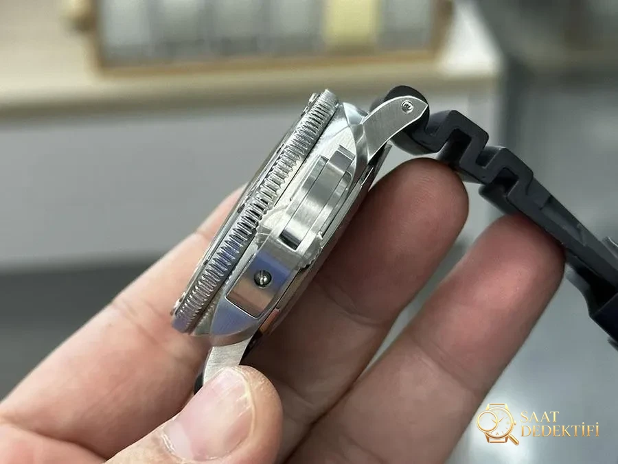 VS Factory Panerai PAM01229 replika saat - VS - Arka Kapak ve Mekanizma Detayı