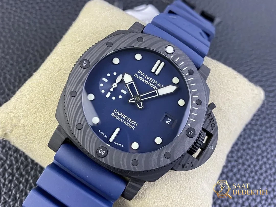 VS Factory Panerai PAM01232 karbon fiber kasanın işçiliği nasıl? İlk bakışta replika belli olur mu? - Arka Kapak ve Mekanizma Detayı
