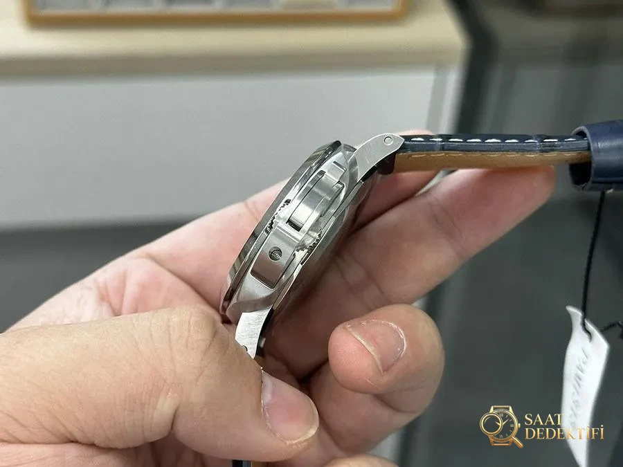 VS Factory Panerai PAM01313 replika saat - VS Saat - Arka Kapak ve Mekanizma Detayı