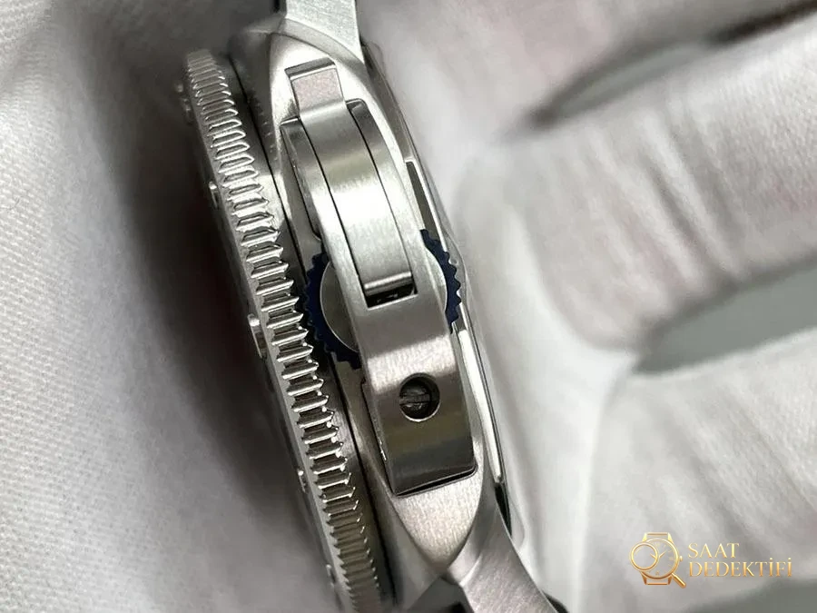 VS Factory Panerai PAM01391 Replika Saat - VS Saat - Arka Kapak ve Mekanizma Detayı