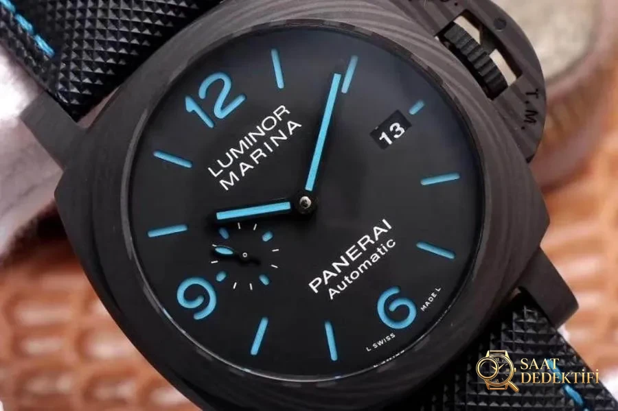 VS Factory Panerai PAM01661 Karbon Fiber Saat İncelemesi - Makro Kadran ve İndeks İşçiliği