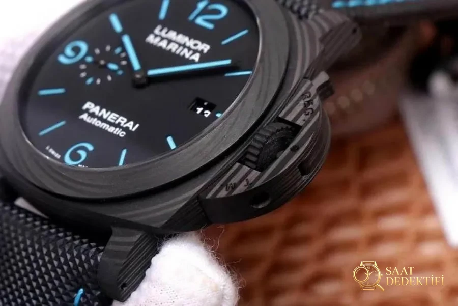 VS Factory Panerai PAM01661 Karbon Fiber Saat İncelemesi - Klips Kilidi ve Lazer Damgalar
