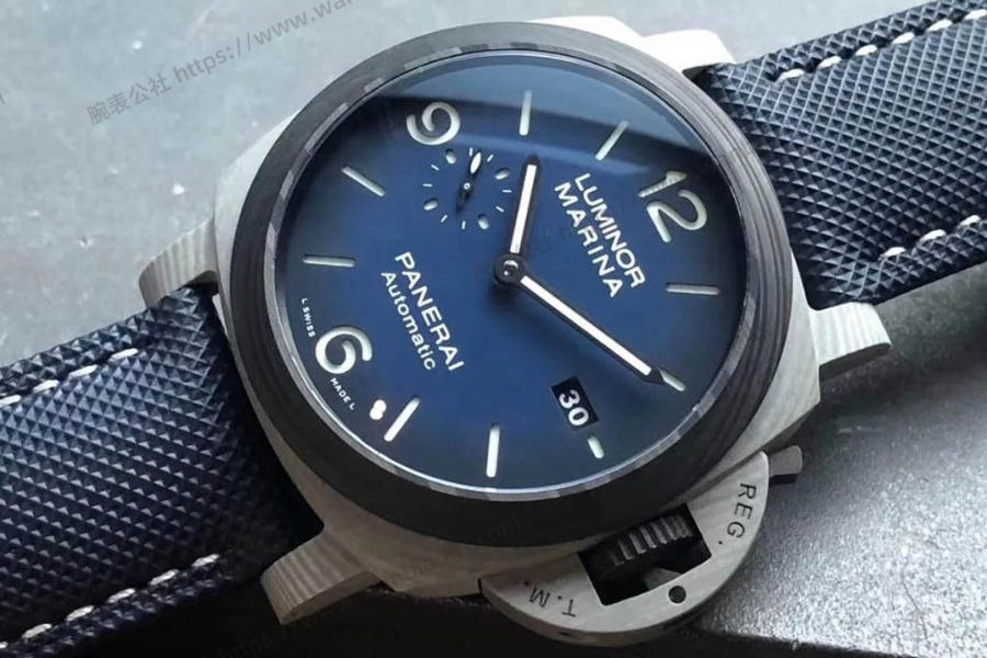 VS Factory Panerai PAM01663 (duman mavisi kadran) karbon fiber malzemeli saat incelemesi — 4. fotoğraf