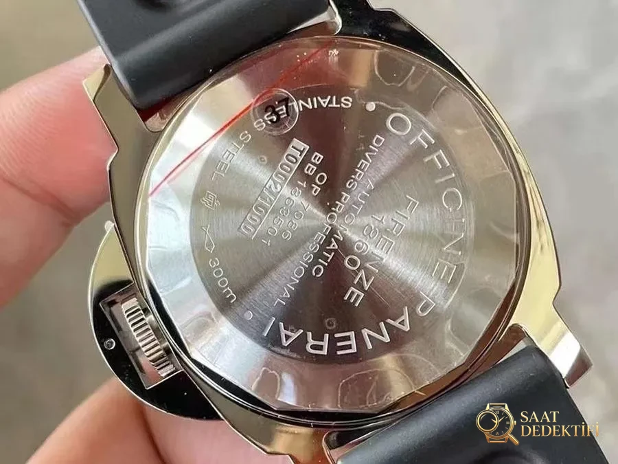 VS Factory Panerai PAM1024 replika saat - VS - Arka Kapak ve Mekanizma Detayı