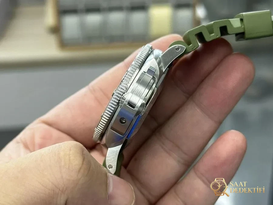 VS Factory Panerai PAM1226 Replika Saat - VS Saat - Arka Kapak ve Mekanizma Detayı