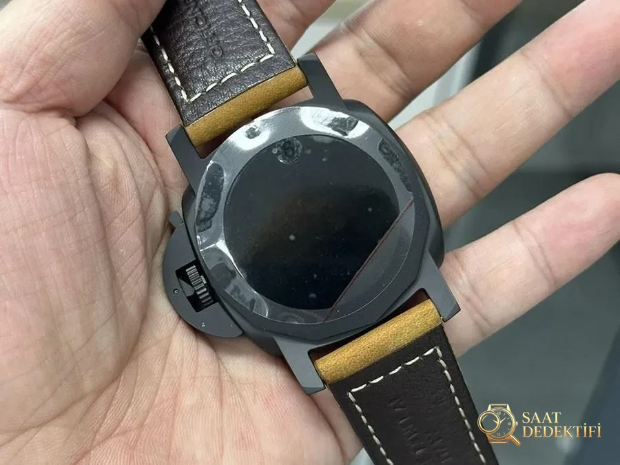VS Factory Panerai PAM1441 Replika Kol Saati - VS Saat - Arka Kapak ve Mekanizma Detayı