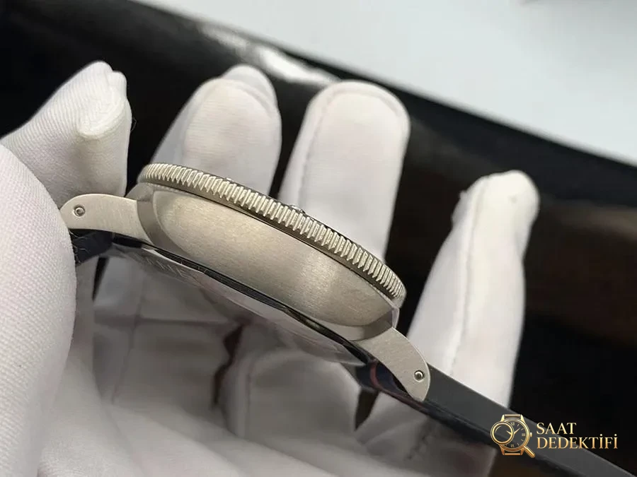 VS Factory Panerai PAM1507 Replika Kol Saati - VS Saat - Arka Kapak ve Mekanizma Detayı