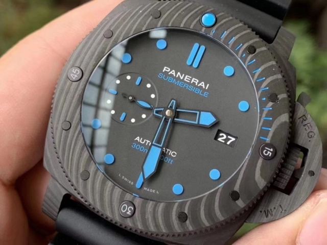 VS Factory Panerai PAM1616 Sert Erkek Tarzı Karbon Fiber Kol Saati İncelemesi — 2. fotoğraf