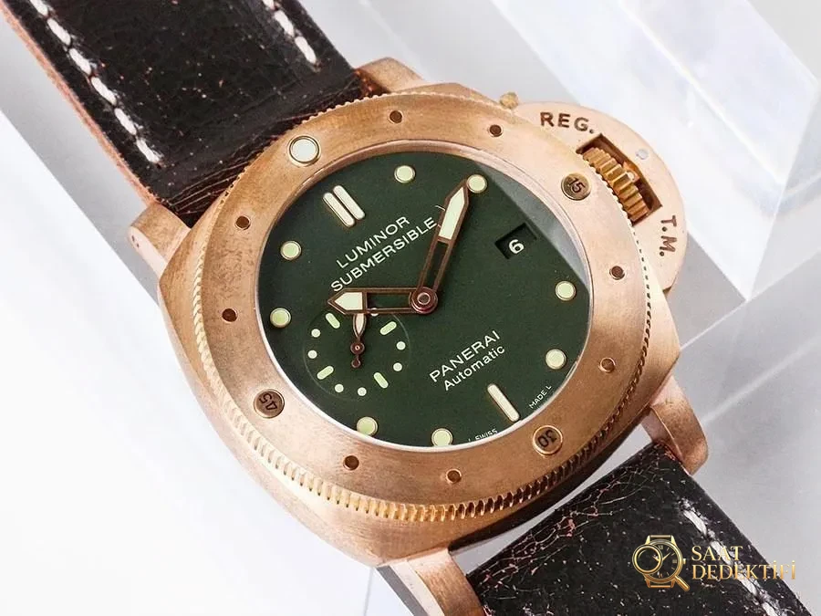 VS Factory Panerai PAM38 replika saat - VS Saat - Arka Kapak ve Mekanizma Detayı