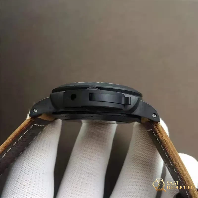 VS Factory Panerai PAM441 V2 saat incelemesi - Arka Kapak ve Mekanizma Detayı