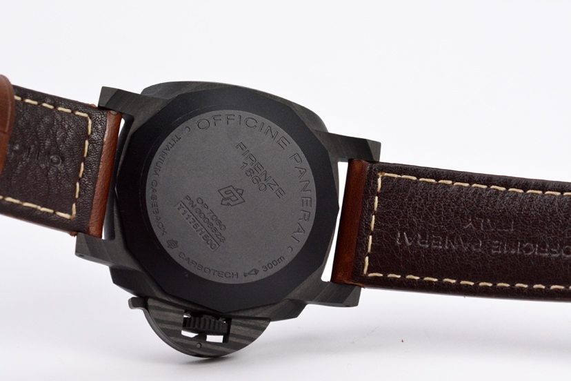 VS Factory Panerai PAM661 karbon fiber spor saati incelemesi — 4. fotoğraf