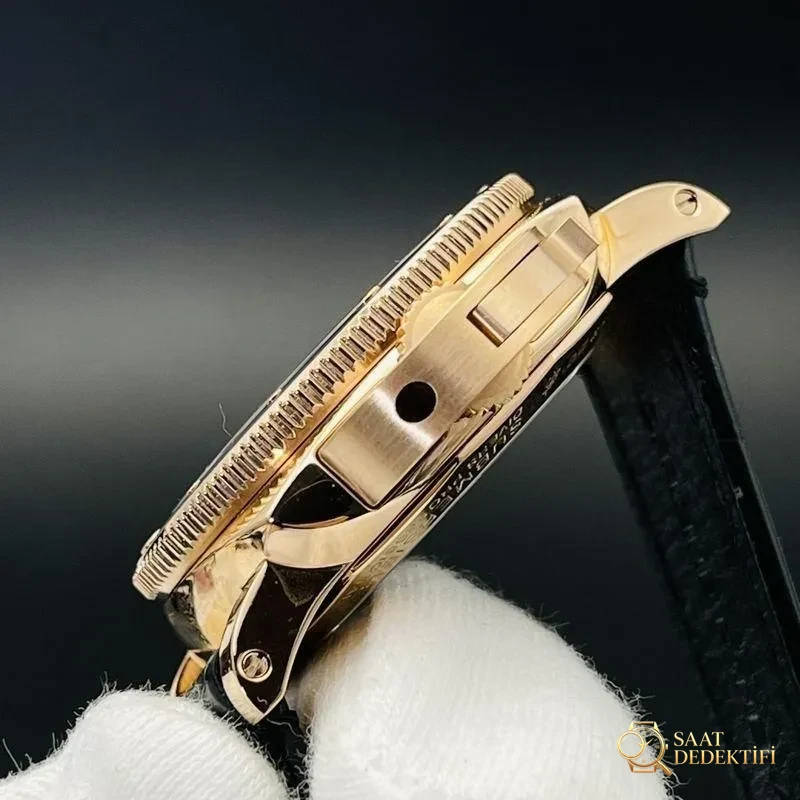 VS Factory Panerai PAM974 kırmızı altın 42 MM saat incelemesi - Arka Kapak ve Mekanizma Detayı