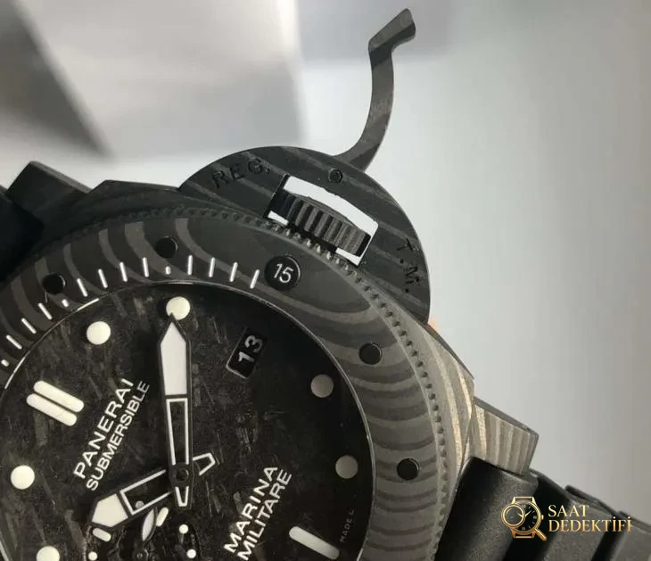 VS Factory Panerai PAM979 Karbon Fiber Kol Saati İncelemesi - Arka Kapak ve Mekanizma Detayı