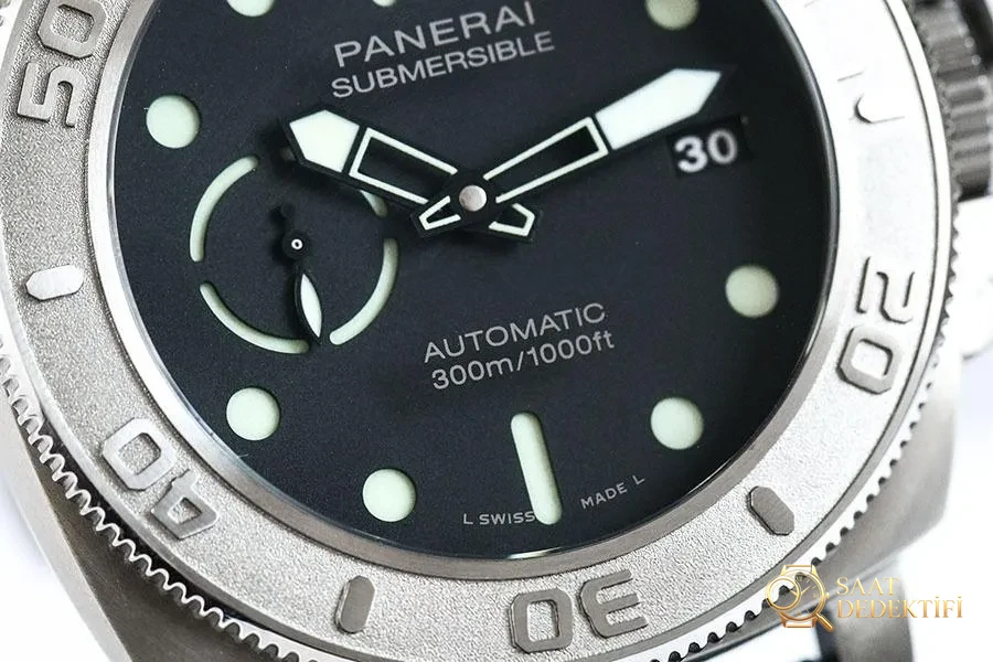 VS Factory Panerai PAM984 replika kol saati - VS Saat - Arka Kapak ve Mekanizma Detayı